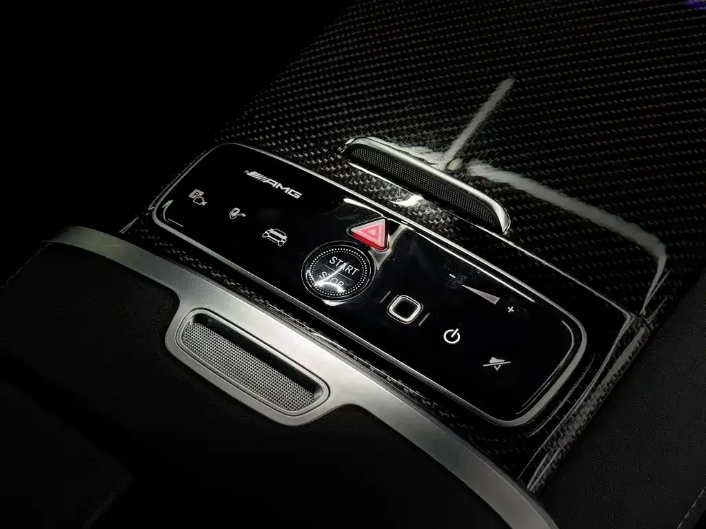 Mercedes-Benz EQE AMG — фото 3