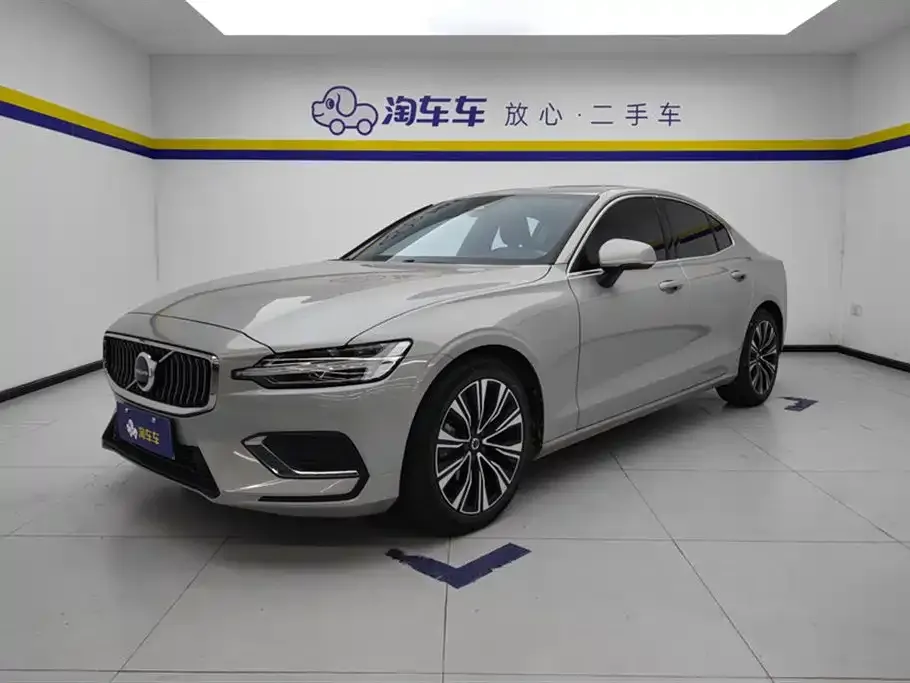 Volvo S60 — фото 1