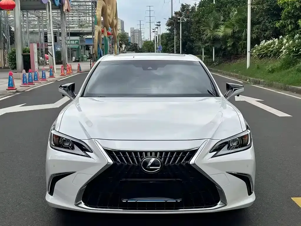 Lexus ES — фото 4