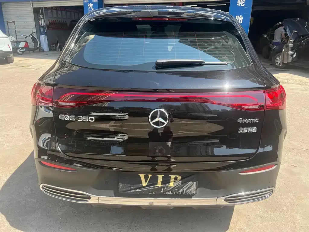 Mercedes-Benz EQE SUV — фото 4