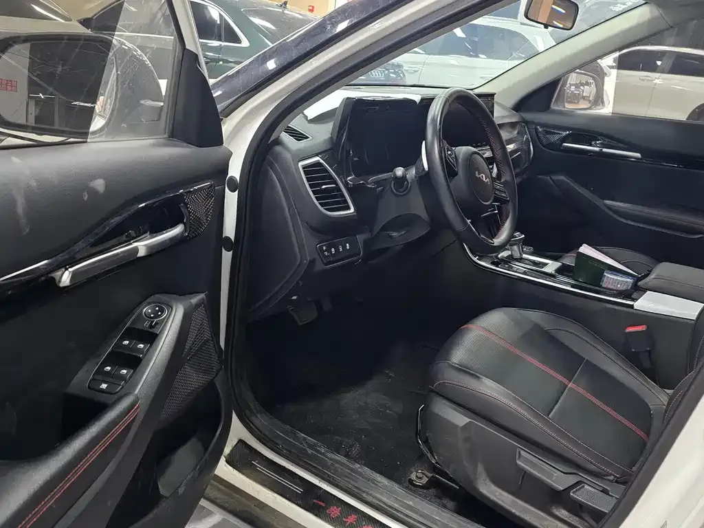 Kia KX3 — фото 10
