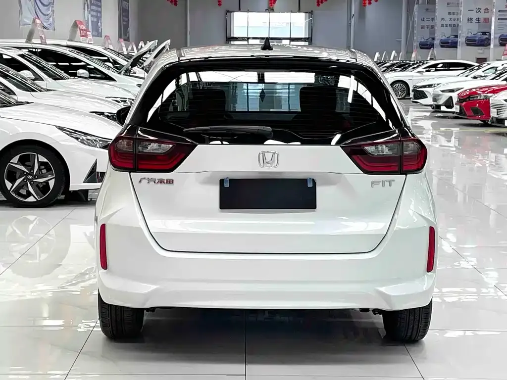 Honda Fit — фото 4