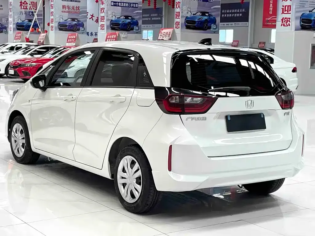 Honda Fit — фото 10