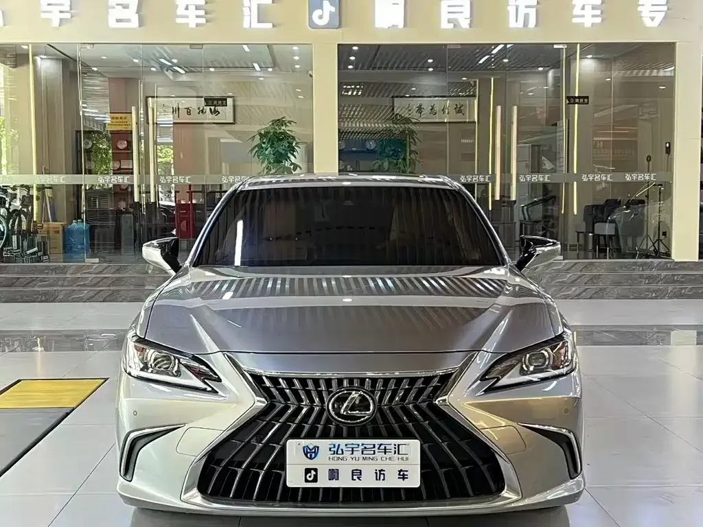 Lexus ES — фото 4