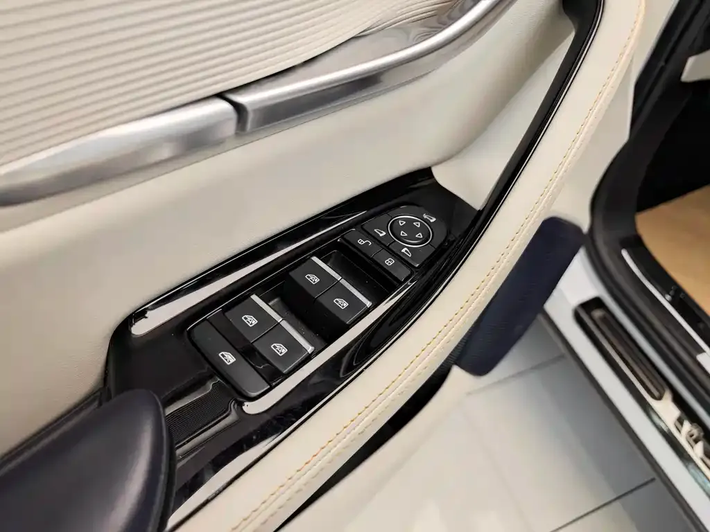 BYD PLUS New Energy — фото 6