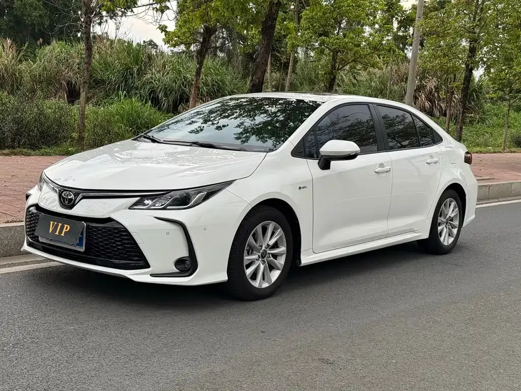 Toyota Corolla — фото 1