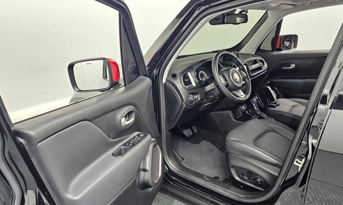 Jeep Renegade — фото 9