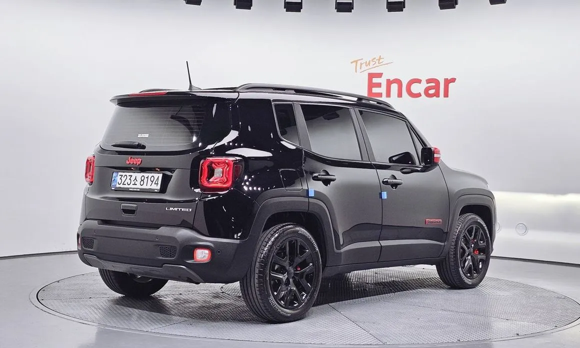 Jeep Renegade — фото 2