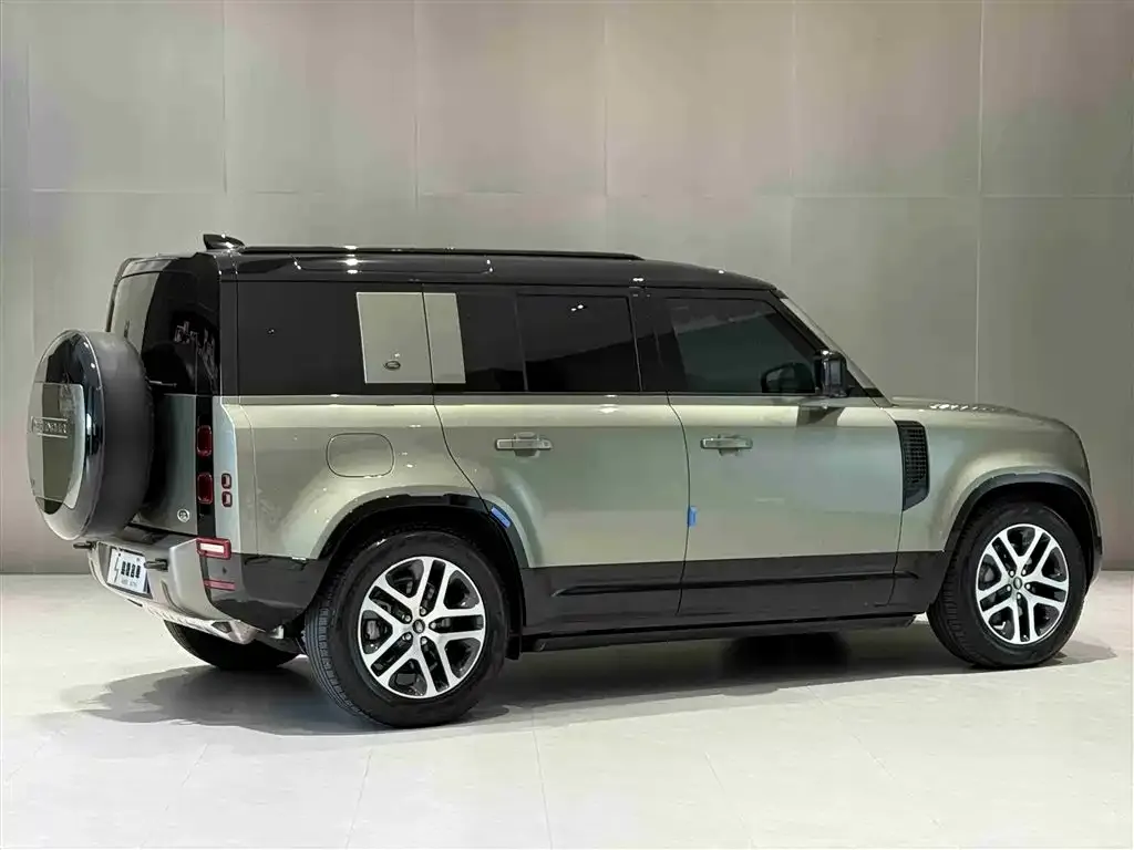 Land Rover Defender — фото 9