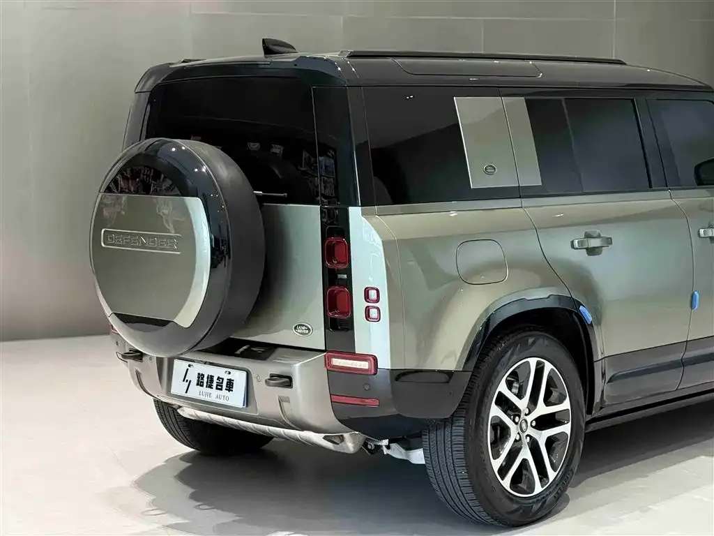 Land Rover Defender — фото 6