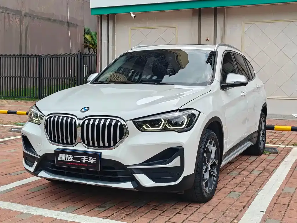 BMW X1 — фото 1