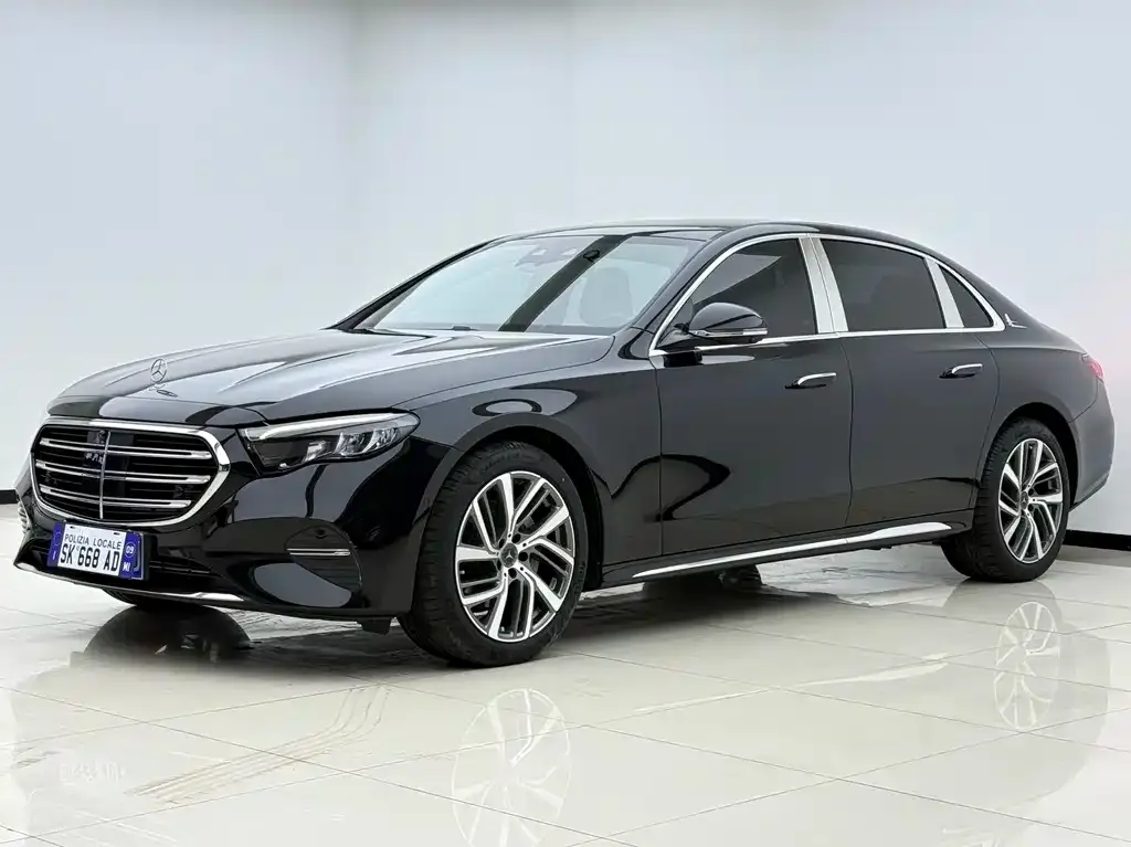 Mercedes-Benz E-Class — фото 1