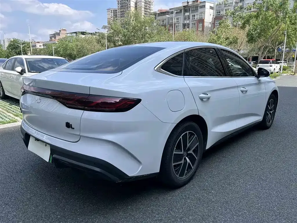 BYD Qin L — фото 6