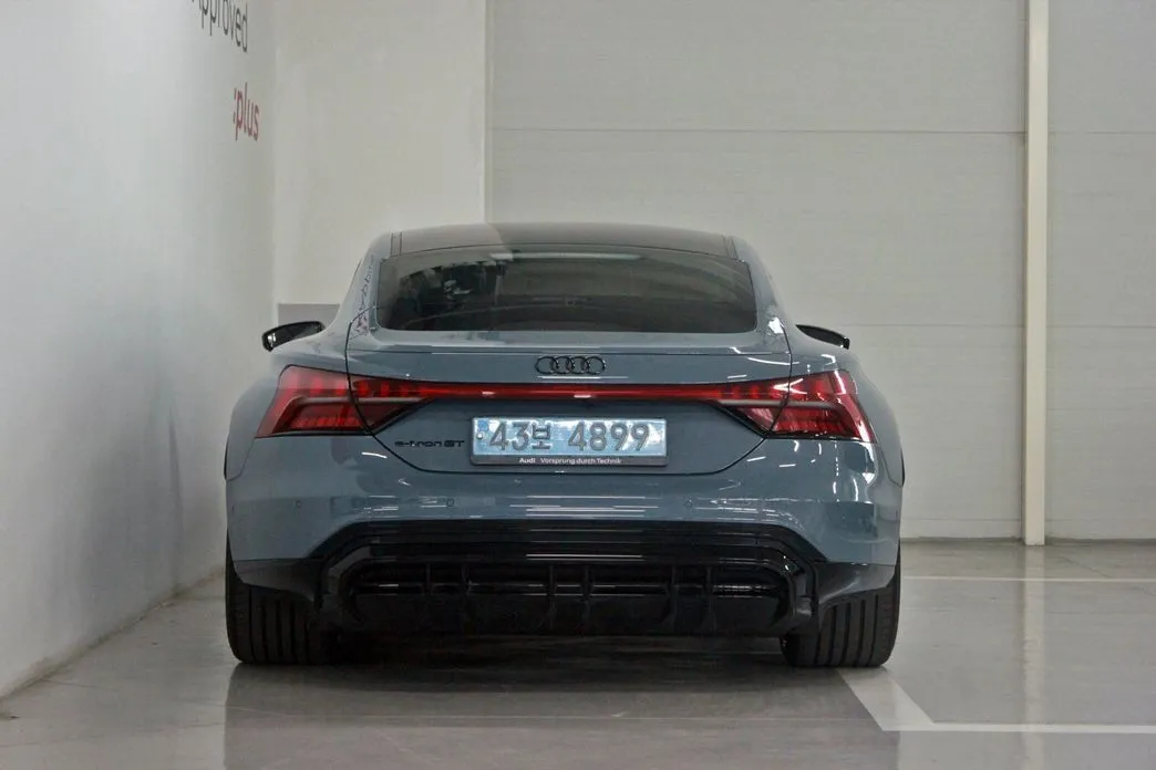 Audi e-tron GT — фото 6