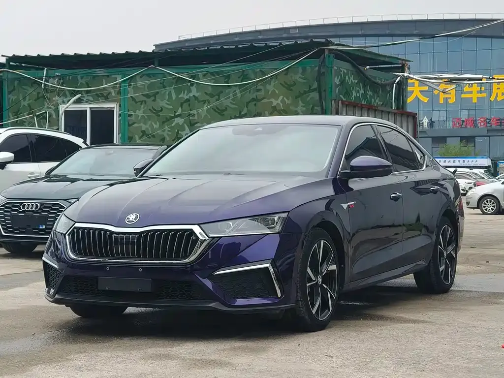 Skoda Octavia — фото 1