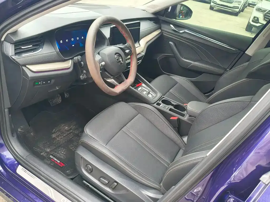 Skoda Octavia — фото 6