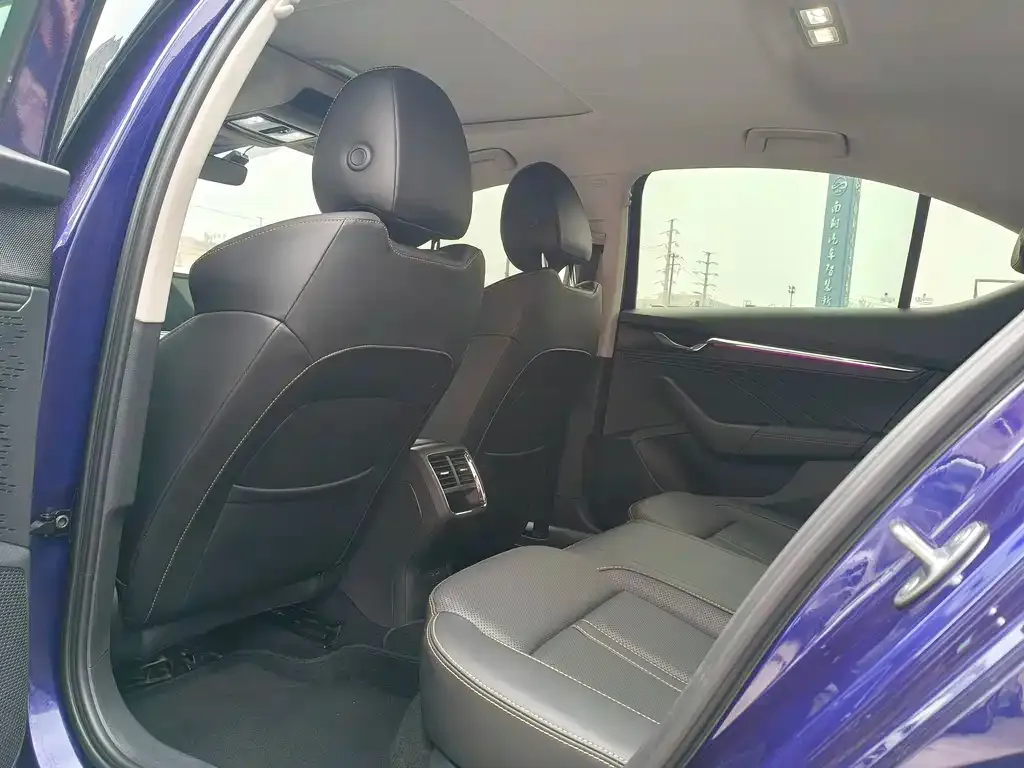 Skoda Octavia — фото 10