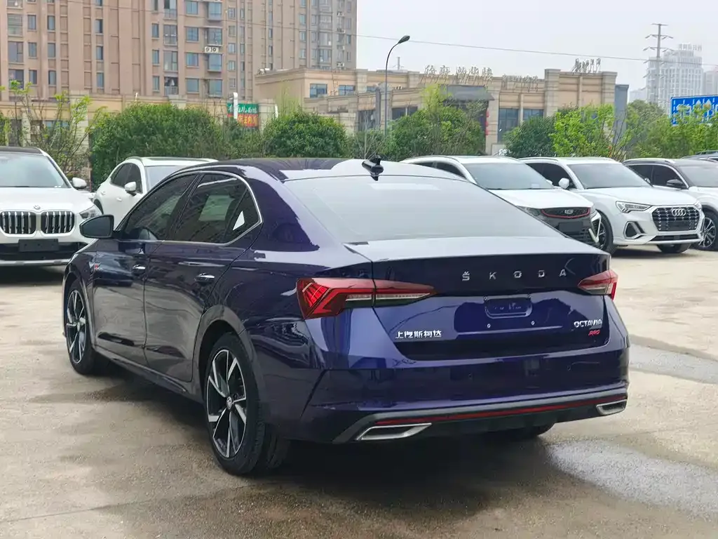 Skoda Octavia — фото 5