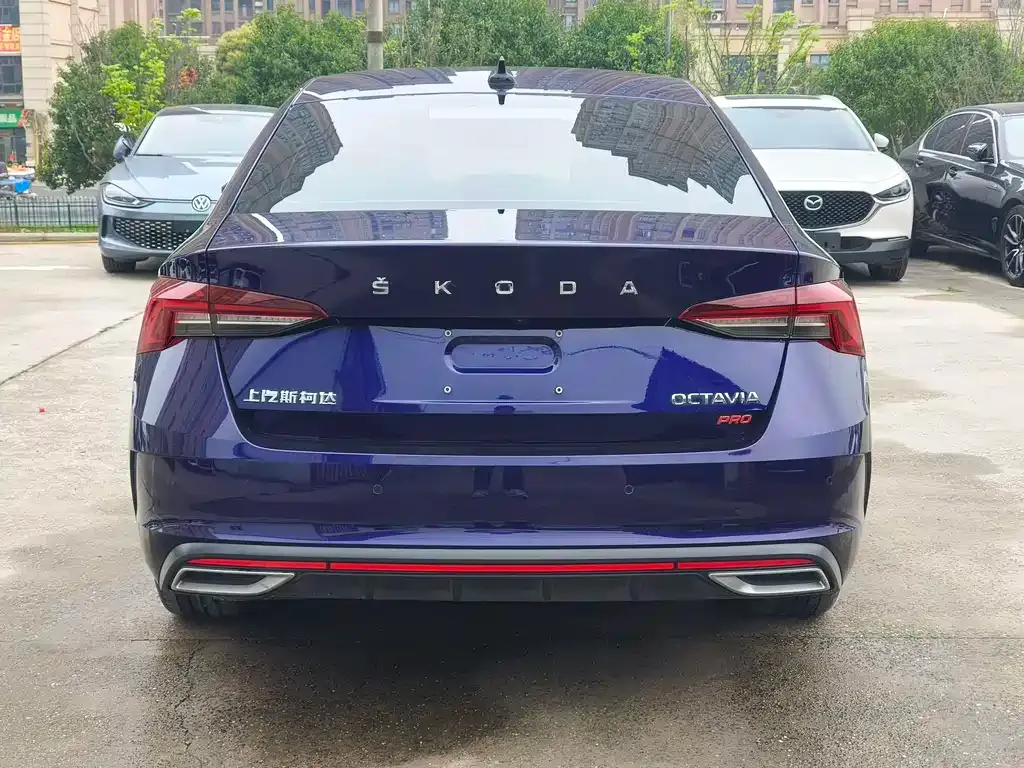 Skoda Octavia — фото 7