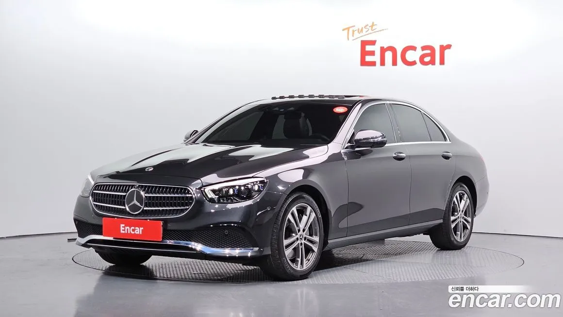 Mercedes-Benz E-Class — фото 1
