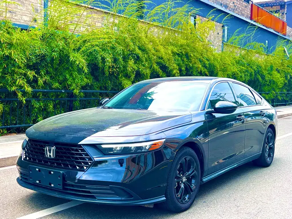 Honda Accord — фото 1