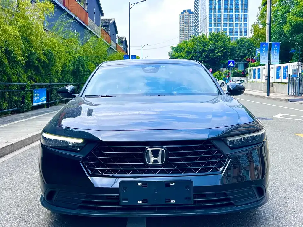 Honda Accord — фото 10