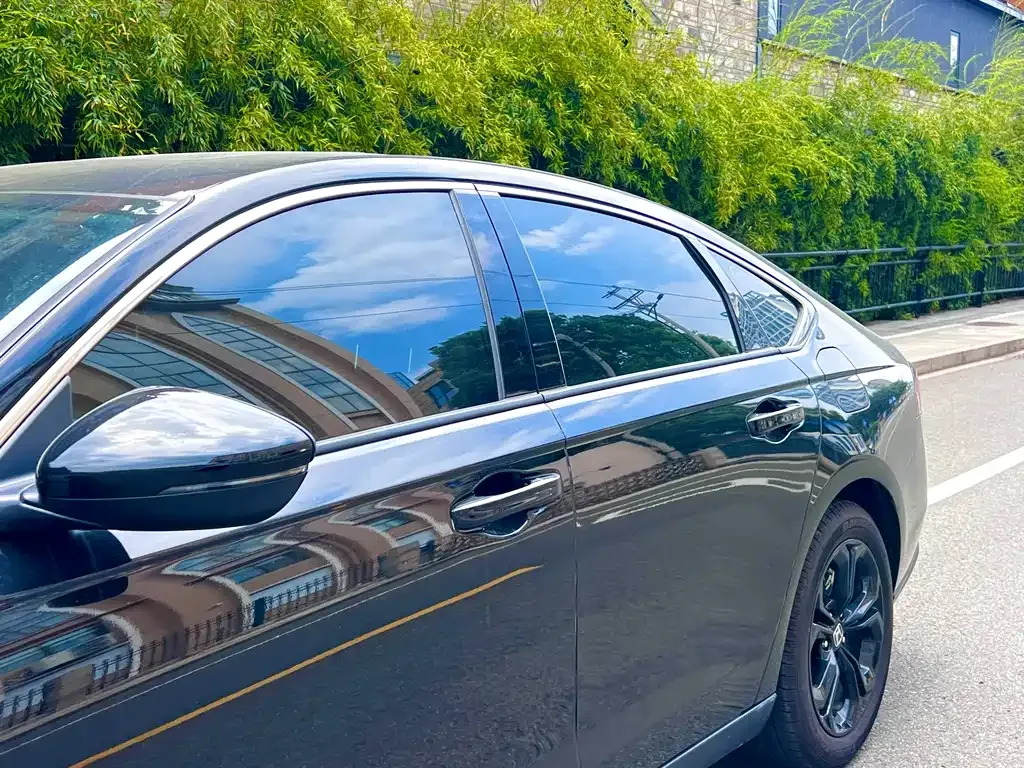 Honda Accord — фото 9