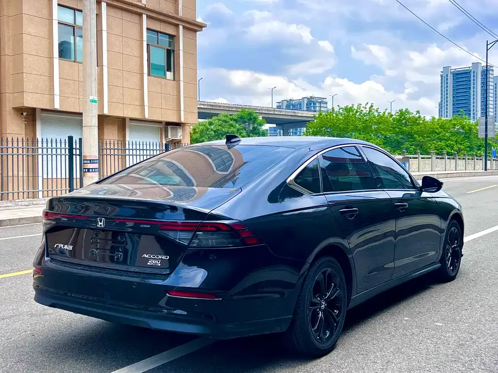 Honda Accord — фото 8