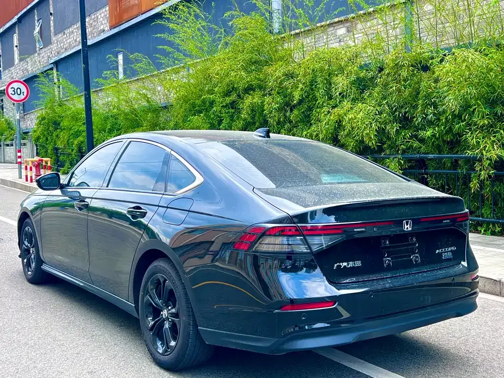 Honda Accord — фото 5
