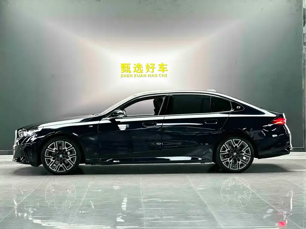 BMW 5 Series — фото 4