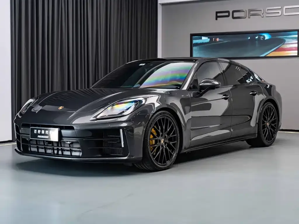 Porsche Panamera — фото 1