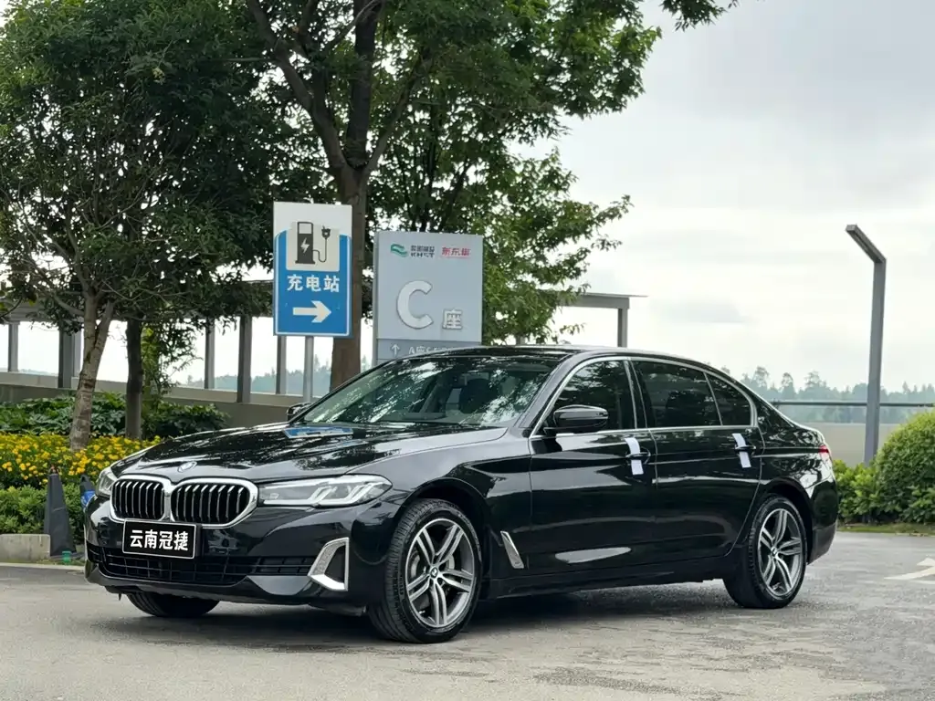 BMW 5 Series — фото 1