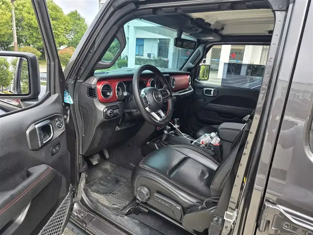 Jeep Wrangler — фото 4