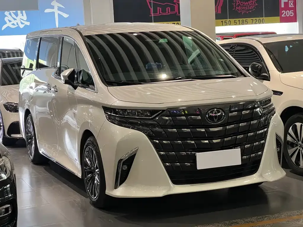 Toyota Alphard — фото 2