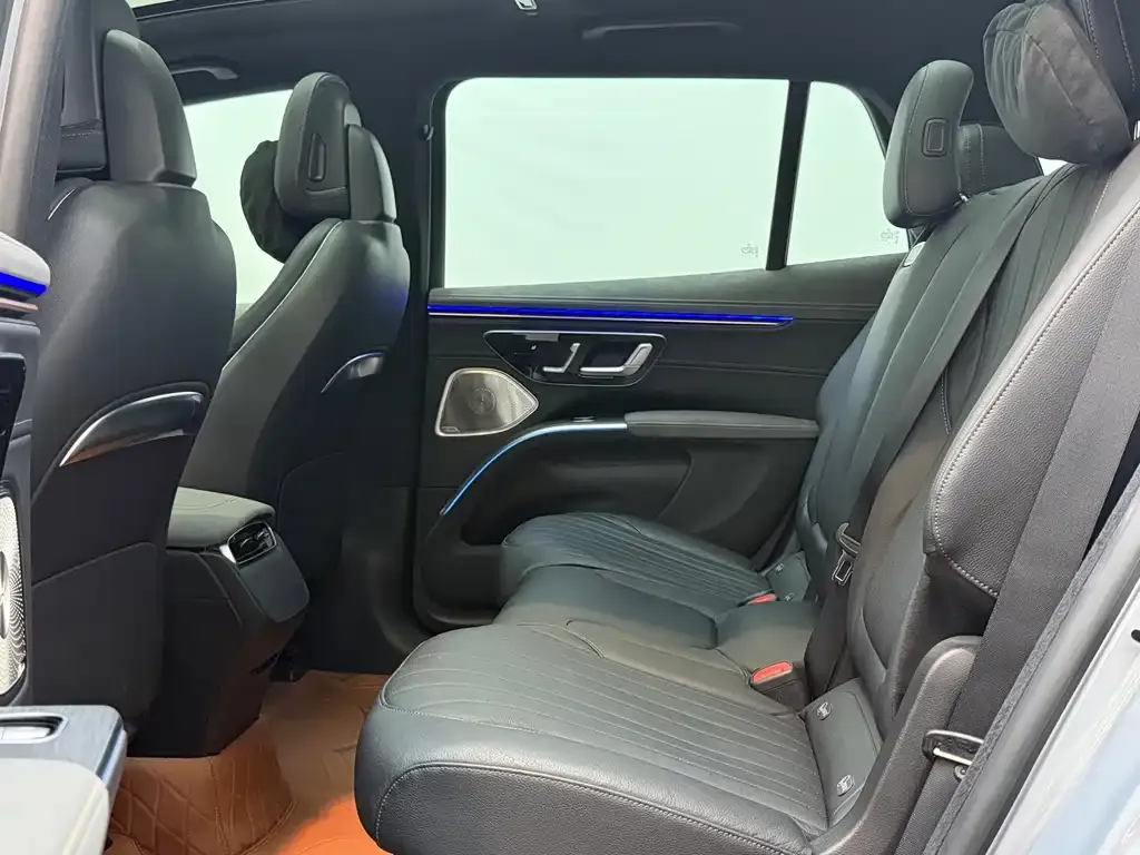 Mercedes-Benz EQS SUV — фото 4