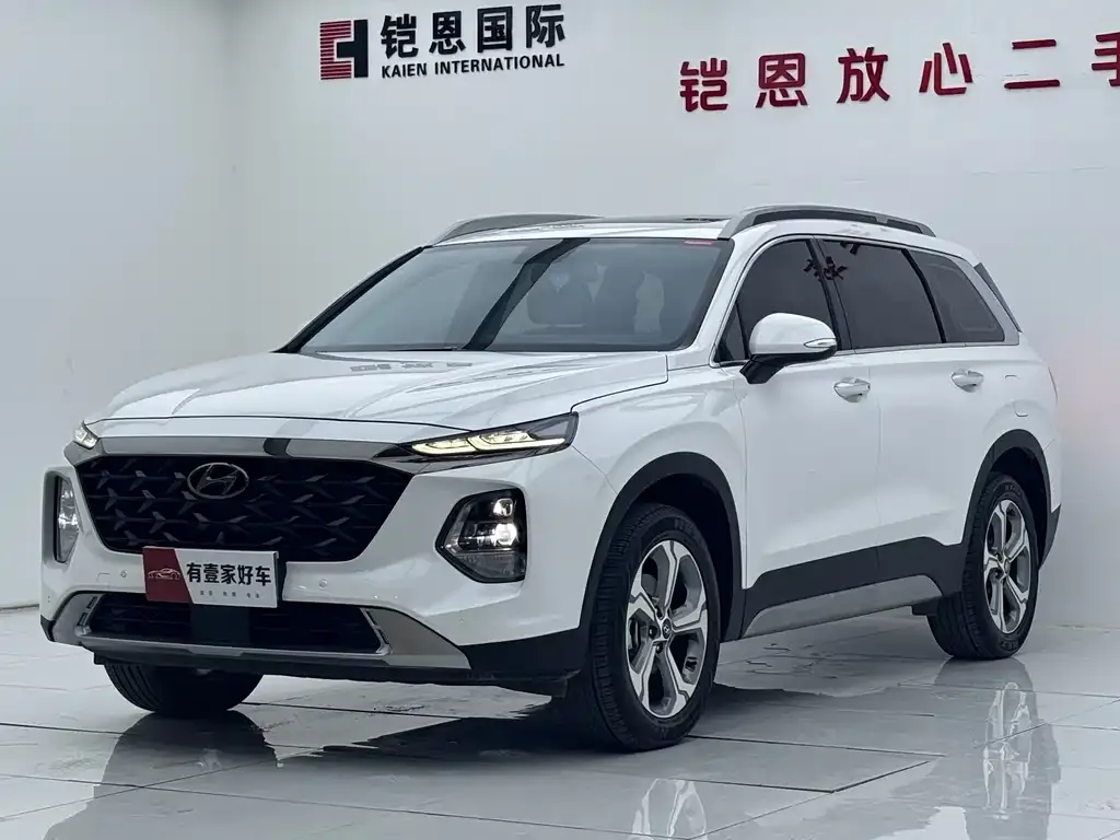 Hyundai Santa Fe — фото 1