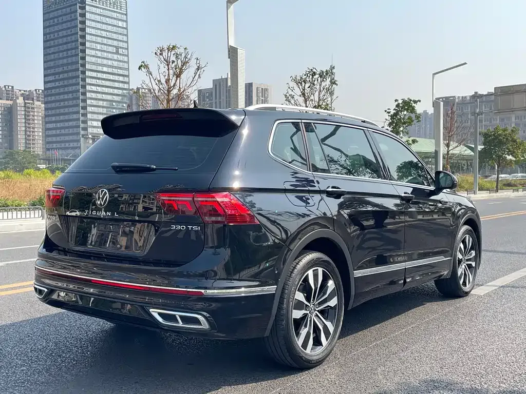 Volkswagen Tiguan L — фото 5