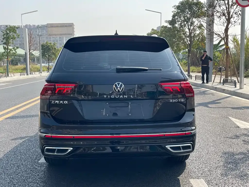 Volkswagen Tiguan L — фото 4