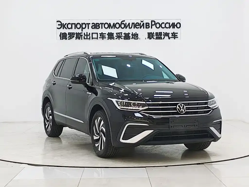 Volkswagen Tiguan L — фото 8