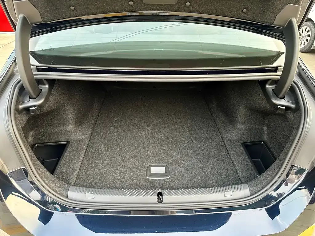 BMW i5 — фото 9