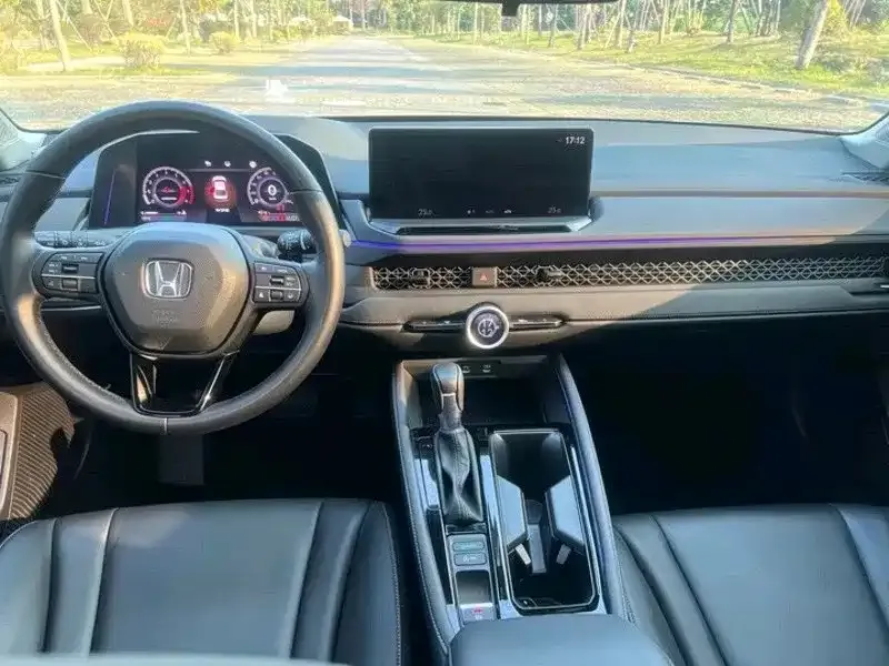 Honda Accord — фото 9