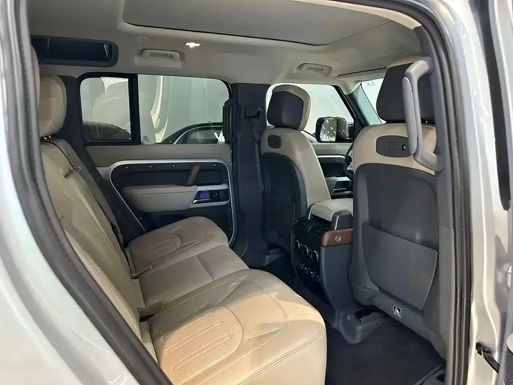 Land Rover Defender — фото 4