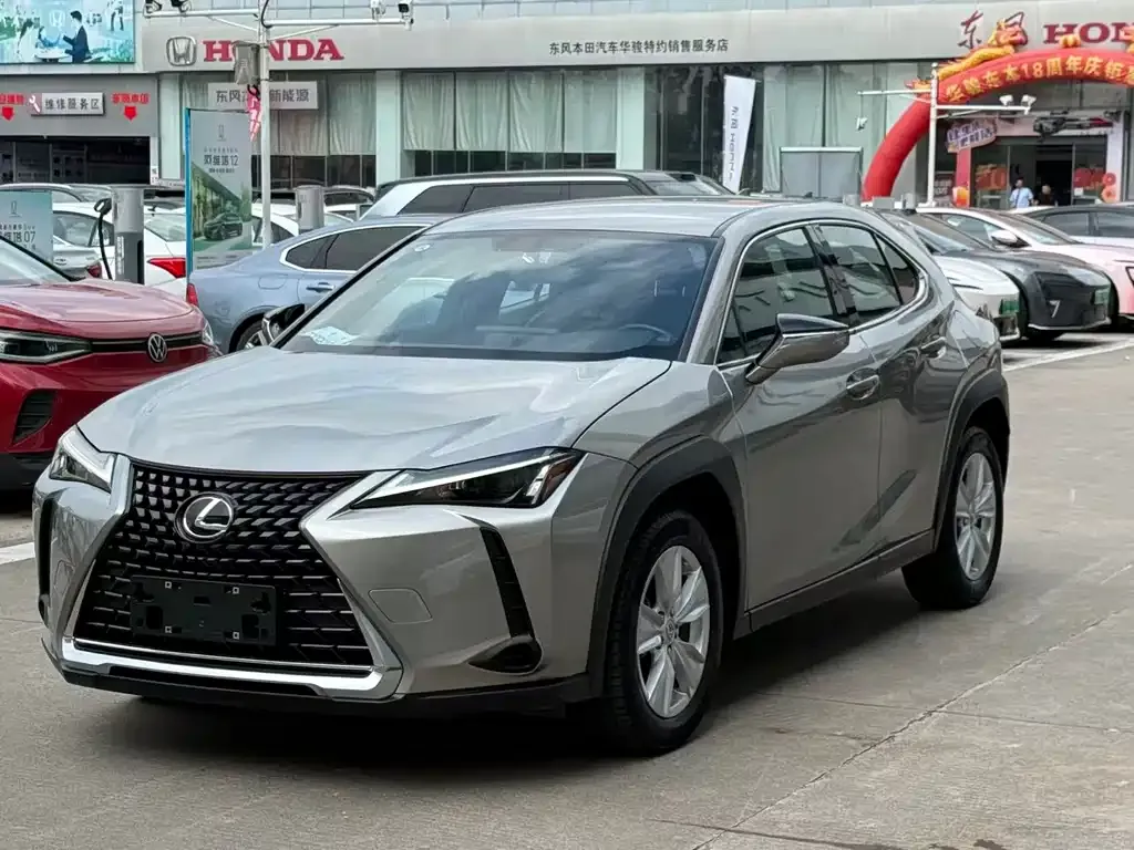 Lexus UX — фото 2