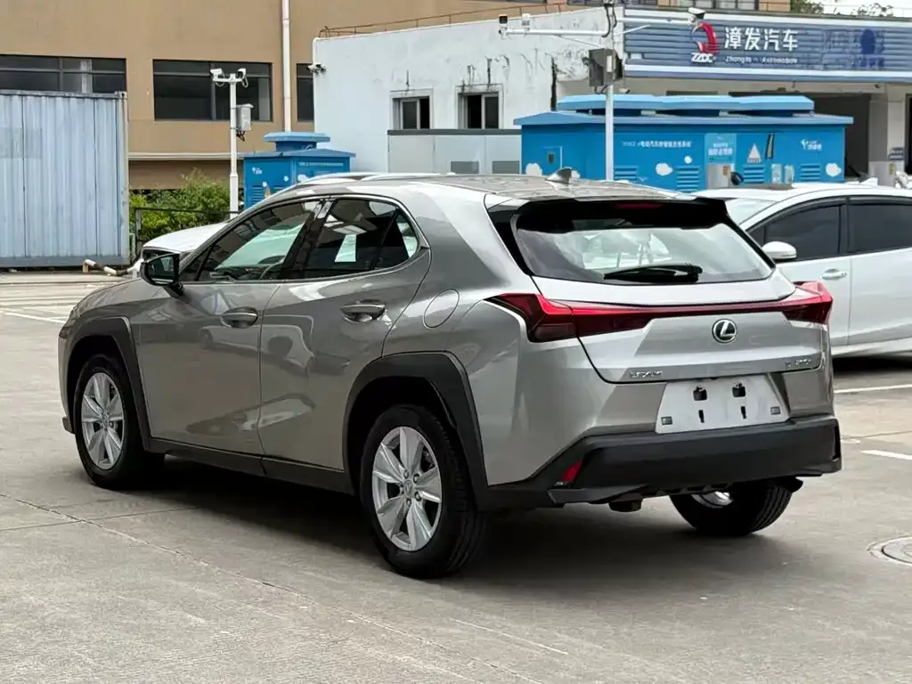 Lexus UX — фото 7