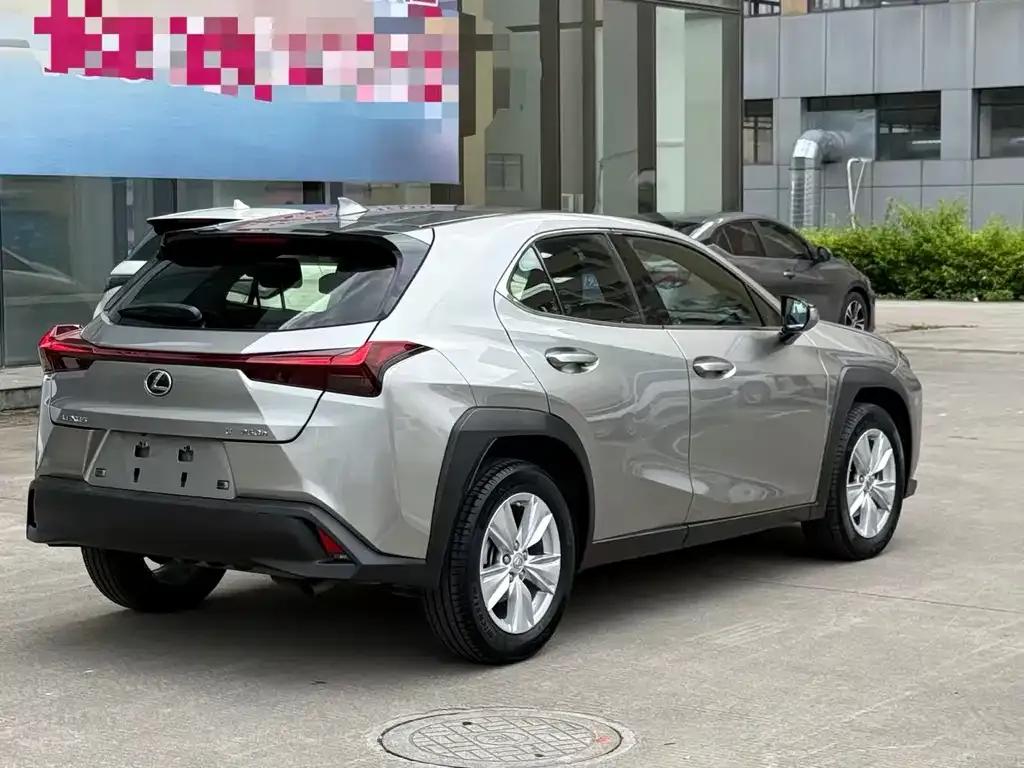 Lexus UX — фото 4