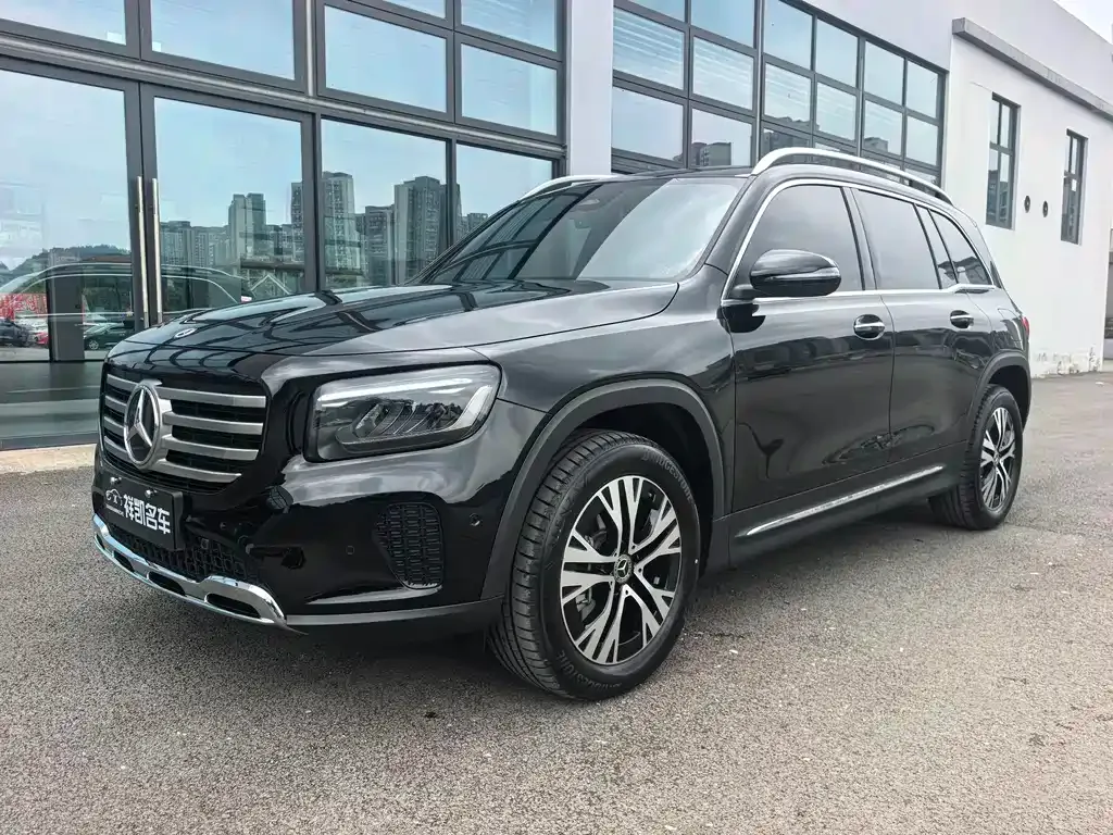 Mercedes-Benz GLB — фото 1