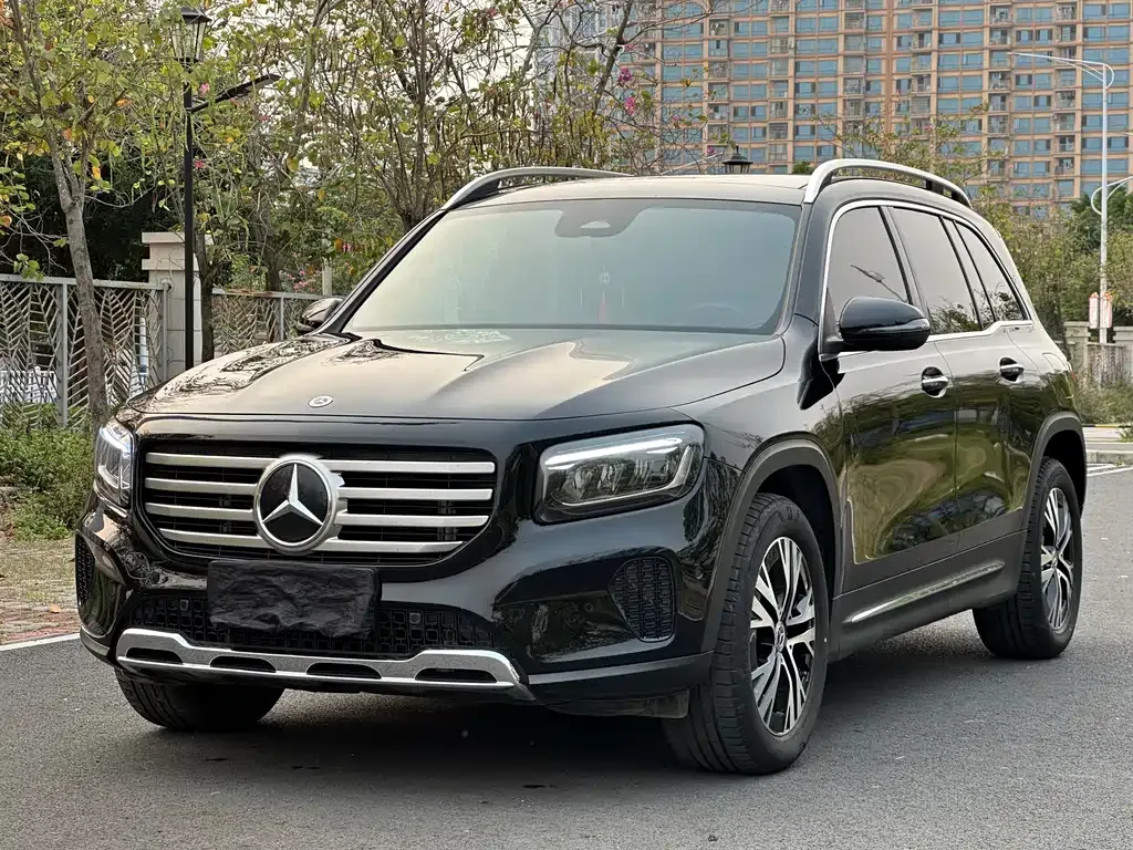 Mercedes-Benz GLB — фото 1