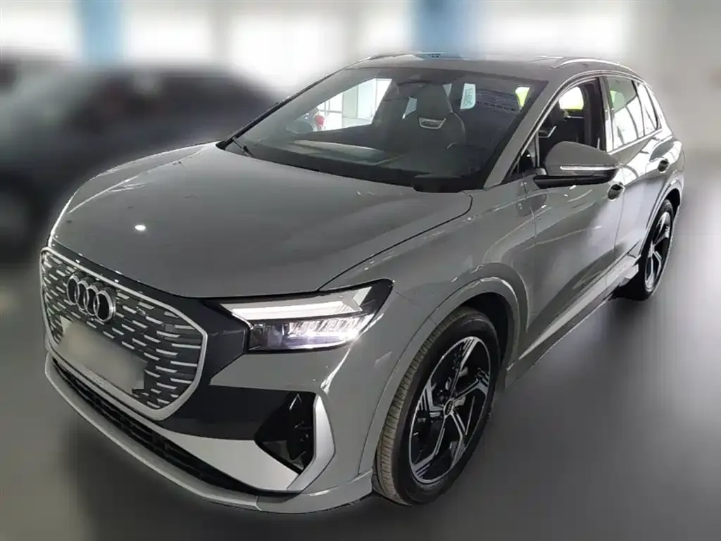 Audi Q4 e-tron — фото 1