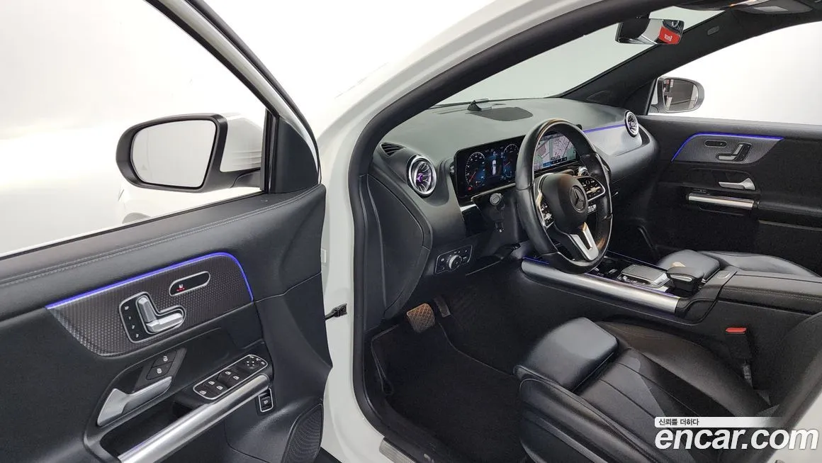 Mercedes-Benz GLA-Class — фото 6