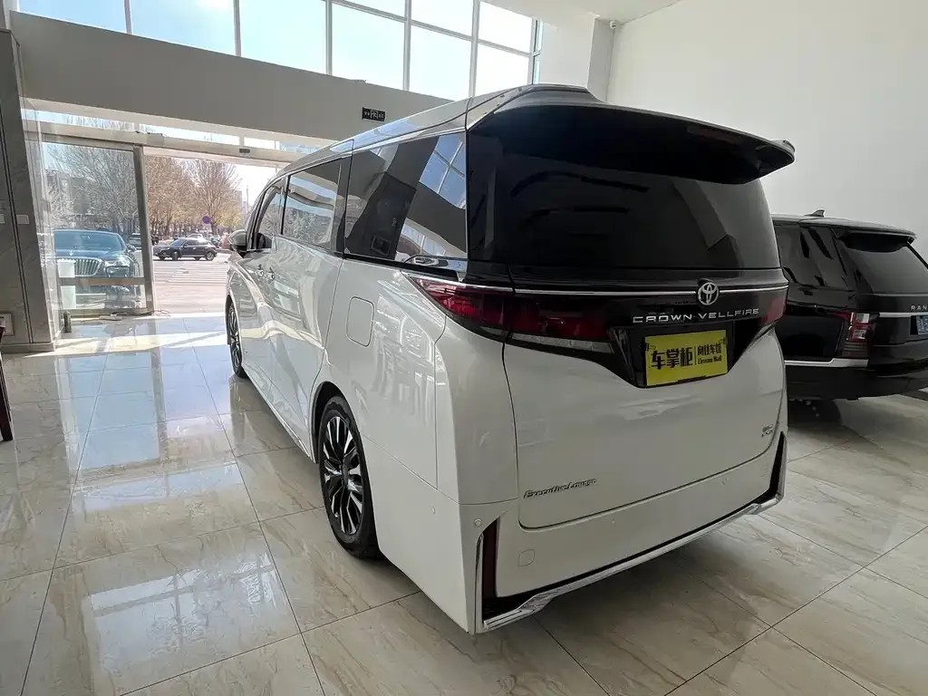 Toyota Vellfire — фото 6